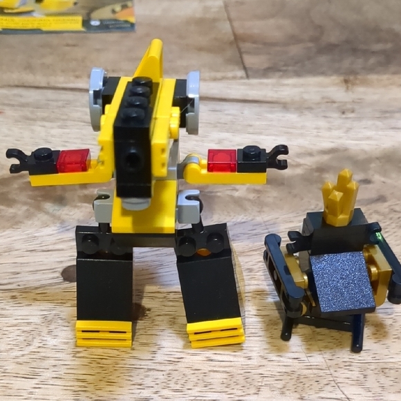 LEGO Mixels: 3 set Bundle - 41547 Wuzzo, 41547 Wuzzo, 41546 Forx - Picture 7 of 10